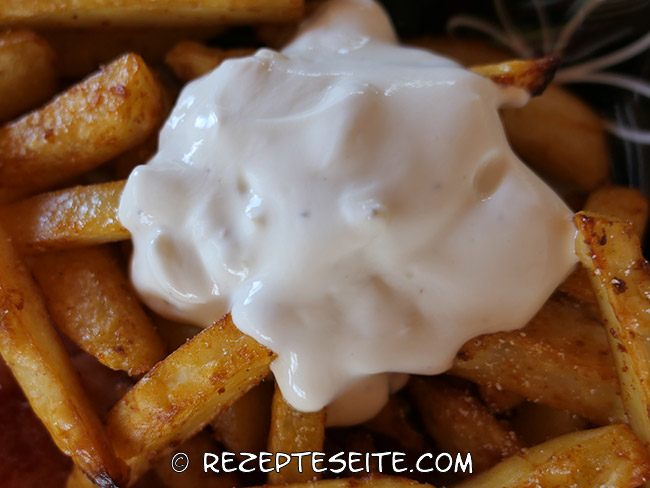 Knoblauchsosse – Knoblauch Dip selber machen – Rezepteseite